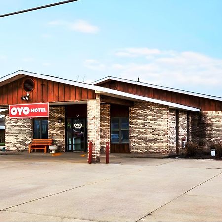 Oyo Hotel Chesaning Route 52 & Hwy 57 Buitenkant foto