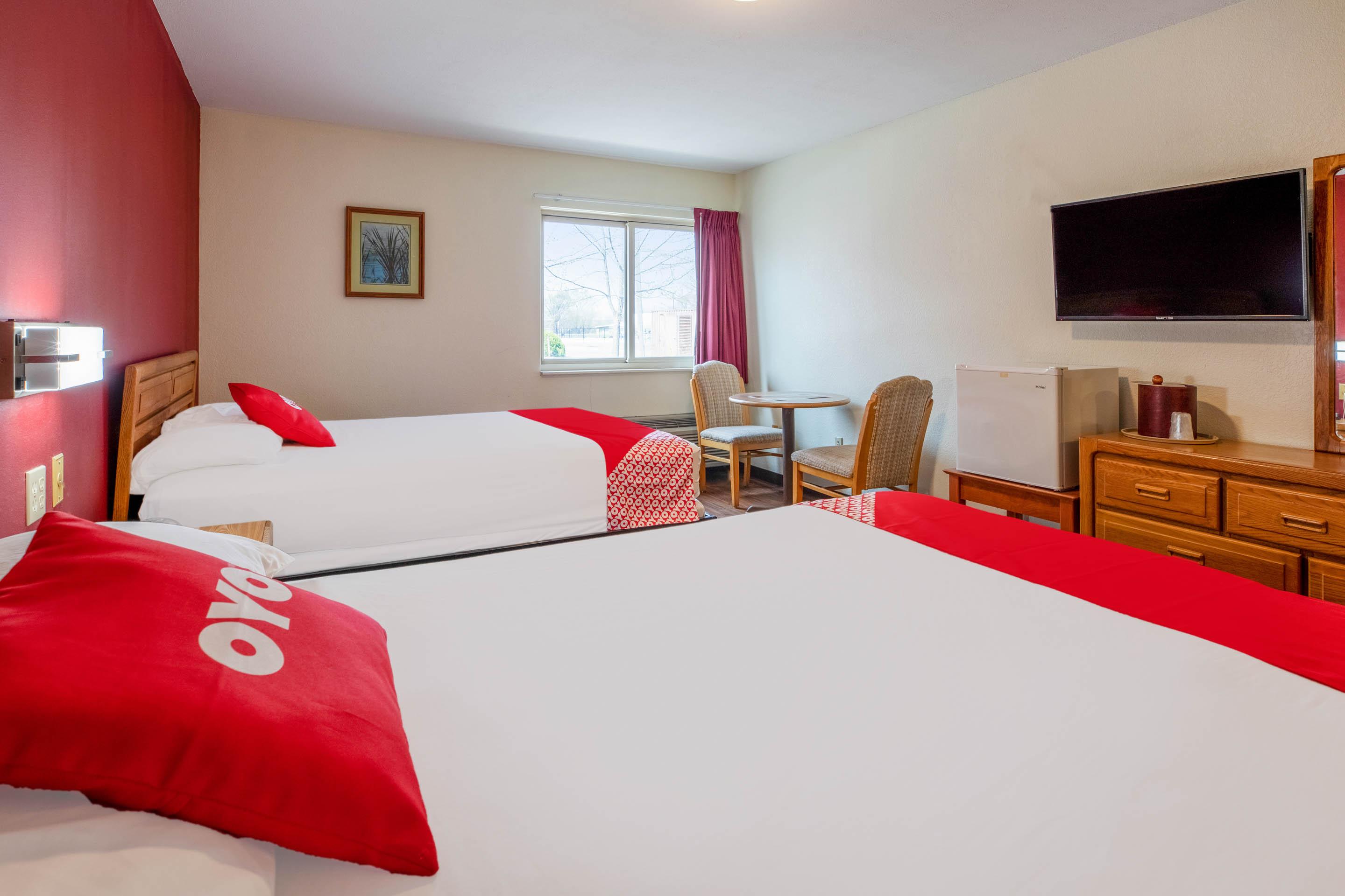 Oyo Hotel Chesaning Route 52 & Hwy 57 Buitenkant foto