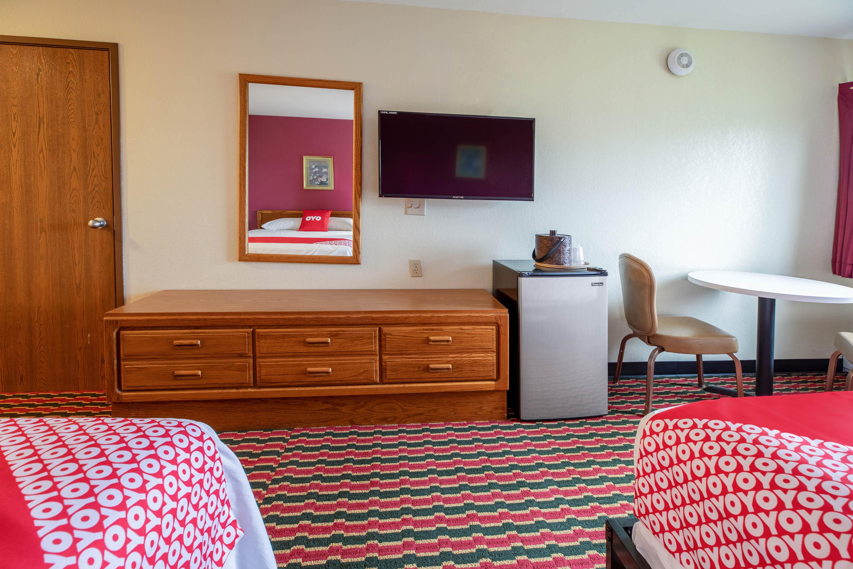 Oyo Hotel Chesaning Route 52 & Hwy 57 Buitenkant foto