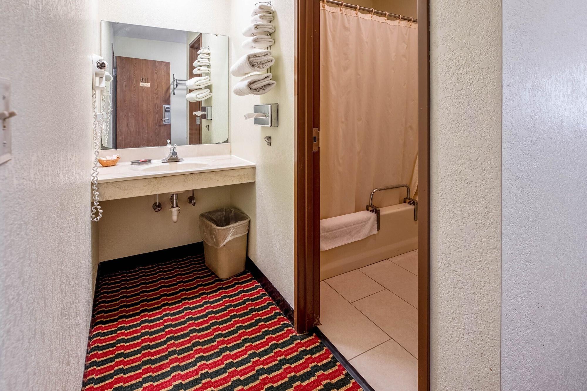 Oyo Hotel Chesaning Route 52 & Hwy 57 Buitenkant foto