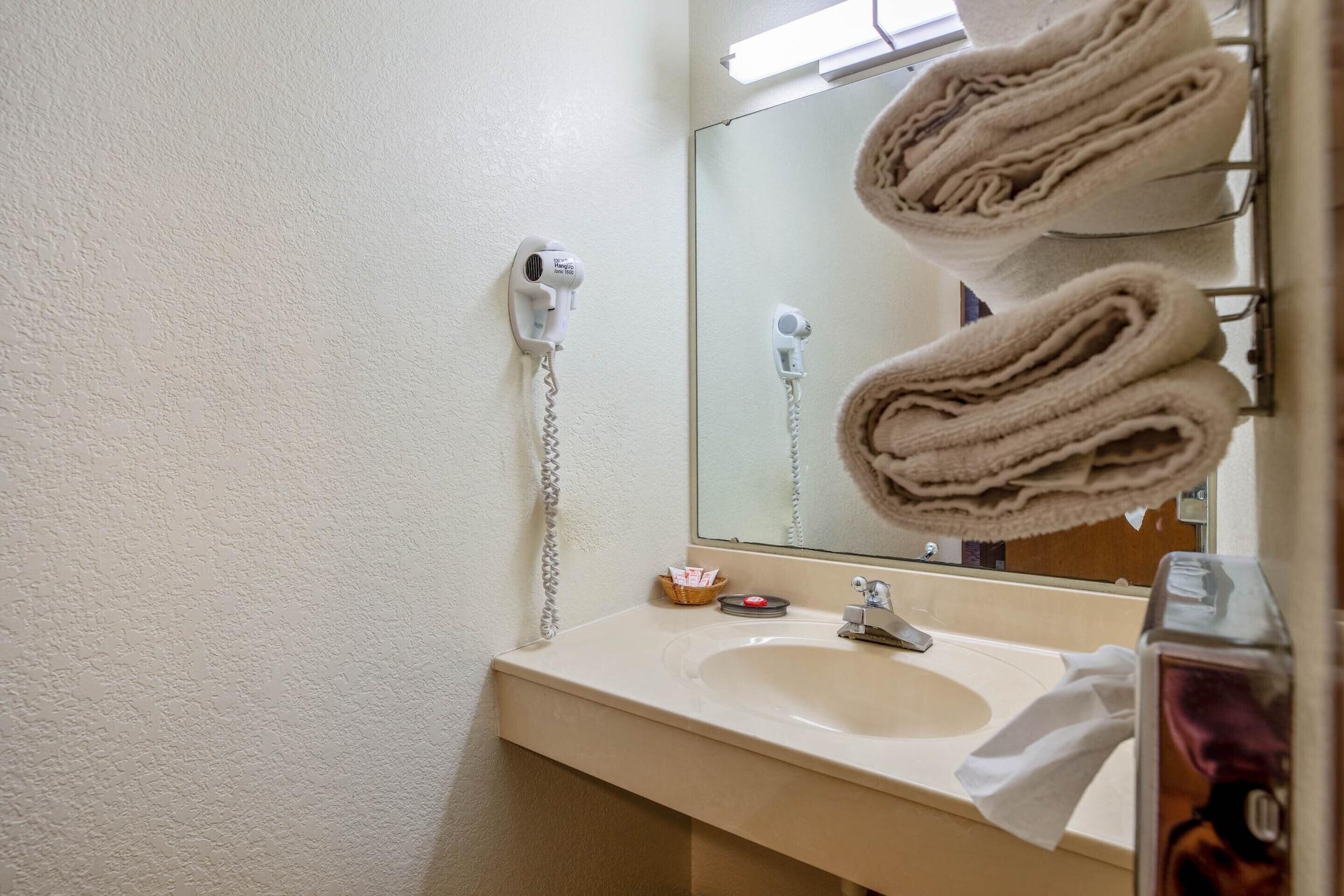 Oyo Hotel Chesaning Route 52 & Hwy 57 Buitenkant foto