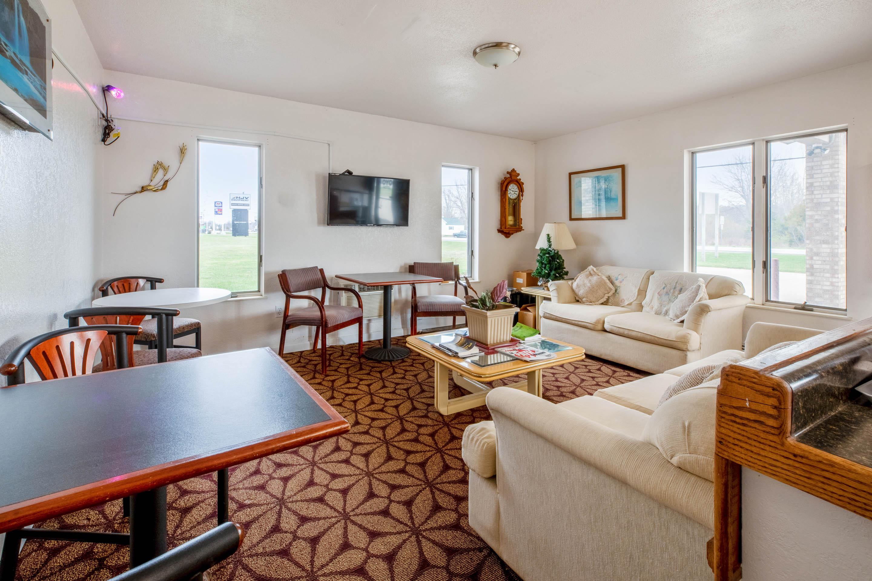 Oyo Hotel Chesaning Route 52 & Hwy 57 Buitenkant foto