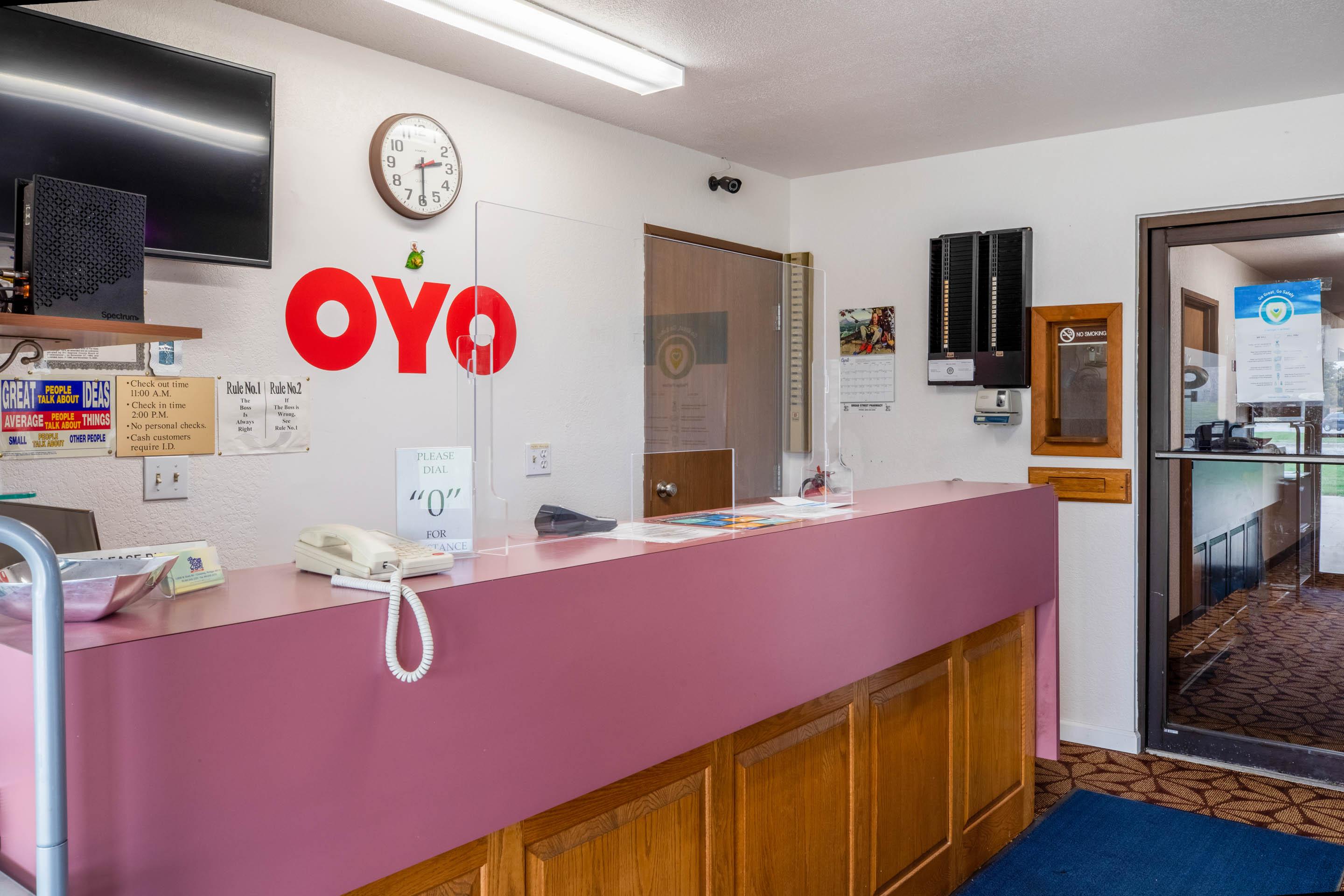 Oyo Hotel Chesaning Route 52 & Hwy 57 Buitenkant foto